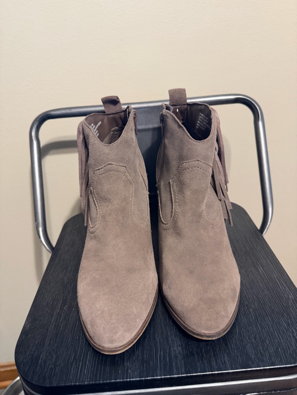 Steve Madden Fringe Suede Ankle Boots Taupe Western Boho Size 10 - Picture 2 of 11